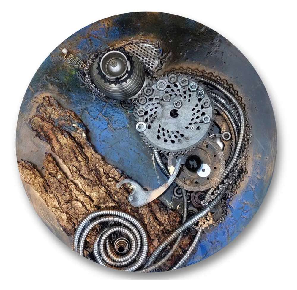 Mixed-media art object CHAMELEON – Metamorphosis of Matter by Irina Gerhardt